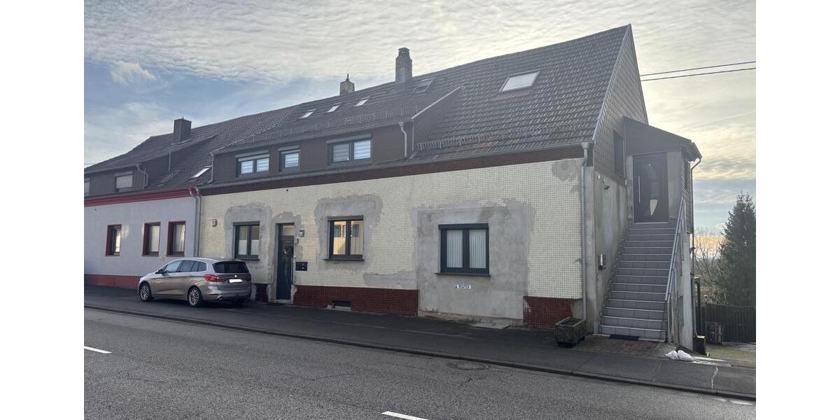 Etagenwohnung Schiffweiler - 3 Zimmer, 86 m&sup2;, 602&euro; | Angebot:25710579