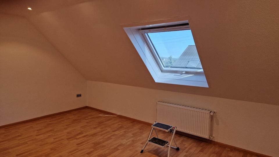Dachgeschoßwohnung Saarbrücken West - 3 Zimmer, 83 m&sup2;, 570&euro; | Angebot:26630201