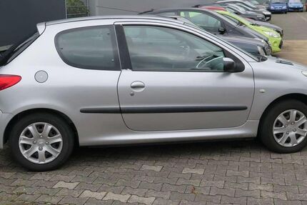 Peugeot 206 122.300 km 3.250 &euro; Saarbrücken 66117