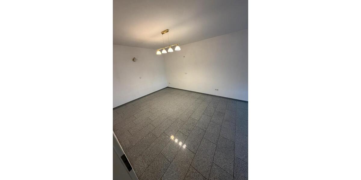 Erdgeschoßwohnung Schmelz - 3 Zimmer, 105 m&sup2;, 800&euro; | Angebot:25107141