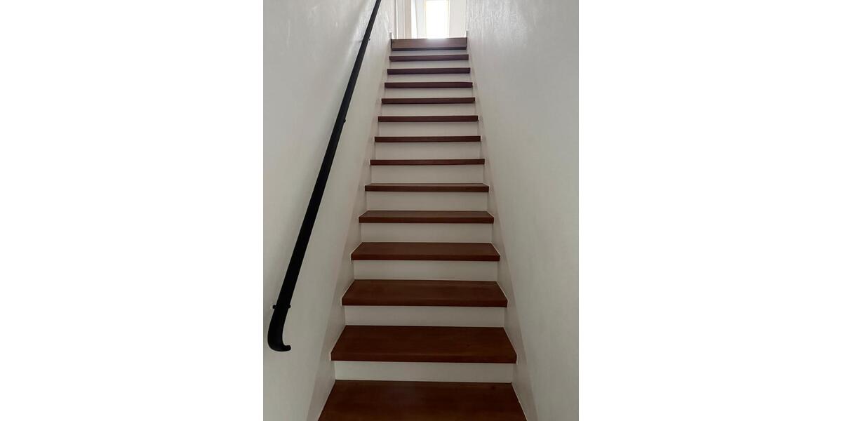 Dachgeschoßwohnung Homburg - 3 Zimmer, 100 m&sup2;, 1.300&euro; | Angebot:24848263