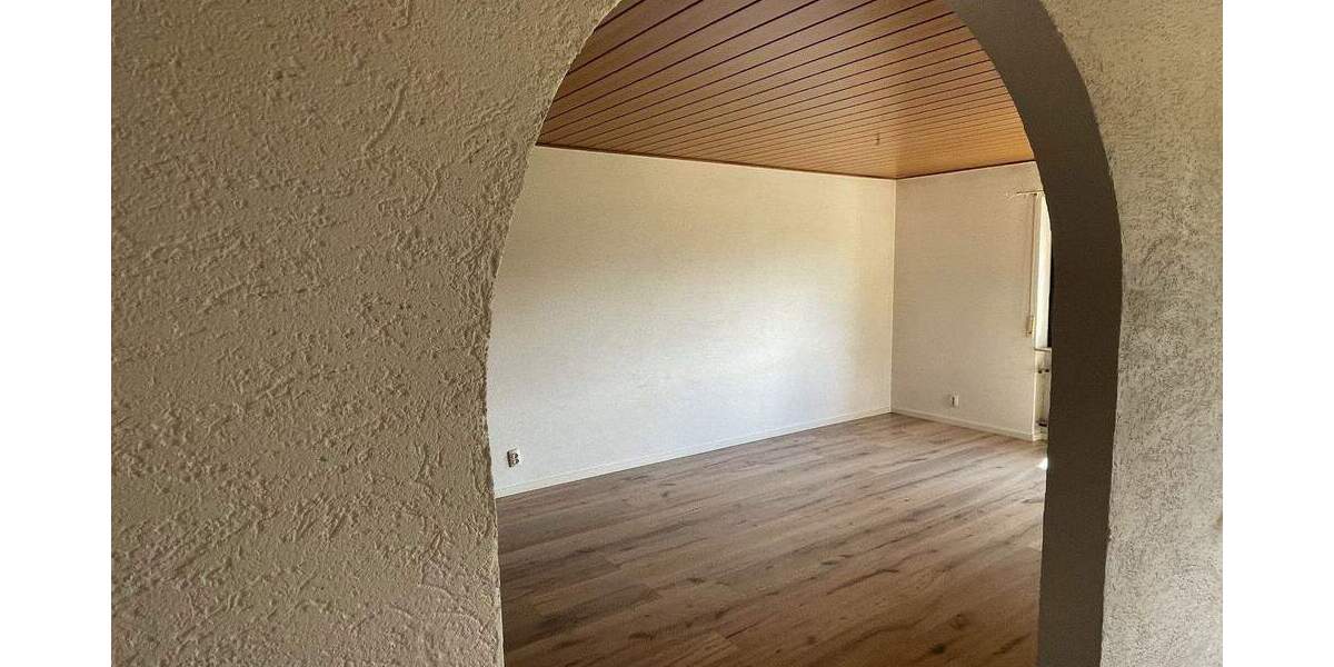 Etagenwohnung Saarbrücken Schafbrücke - 4 Zimmer, 95 m&sup2;, 263.000&euro; | Angebot:25905876