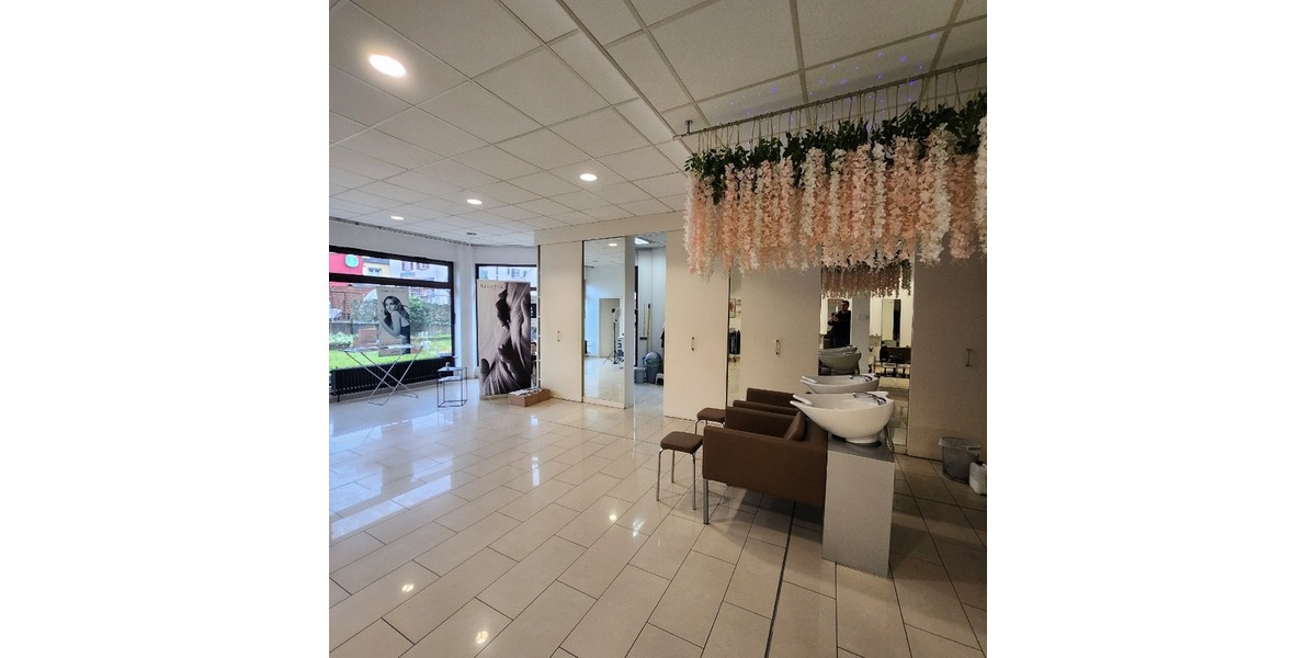 Raum für Visionen: vermietete Gewerbefläche in Homburgs Top-Lage - Gewerbeobjekt Homburg | Angebot:24860156