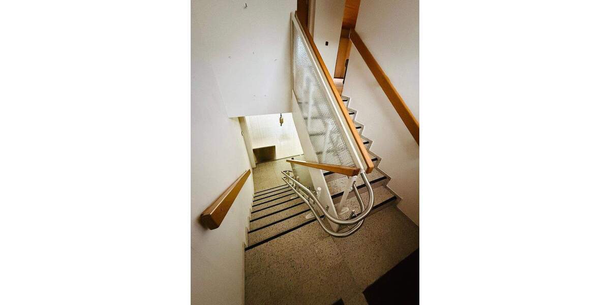 Einfamilienhaus Saarbrücken Eschberg - 5 Zimmer, 140 m&sup2;, 330.000&euro; | Angebot:25818416