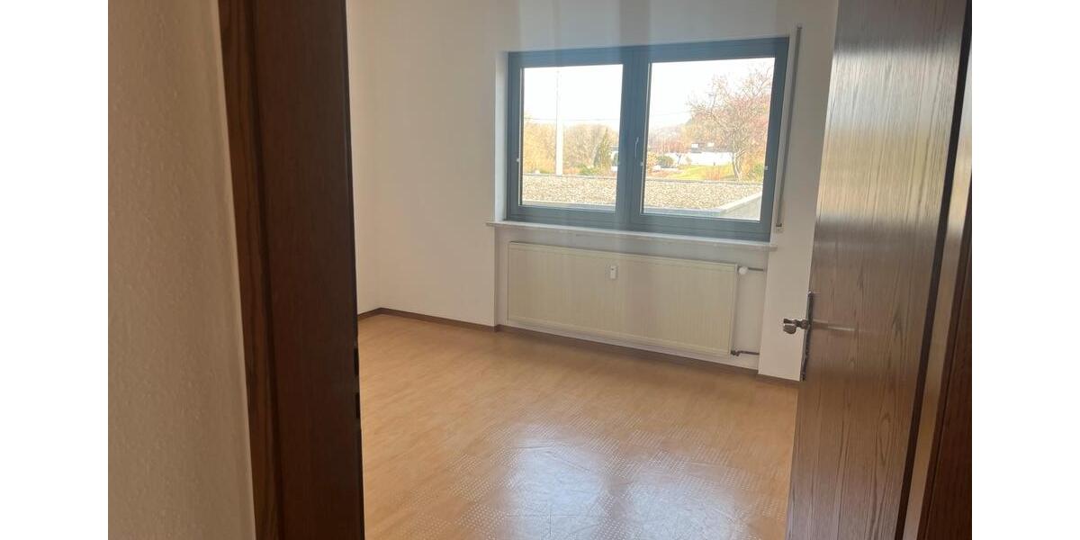 Erdgeschoßwohnung Tholey - 4 Zimmer, 105 m&sup2;, 700&euro; | Angebot:25456598