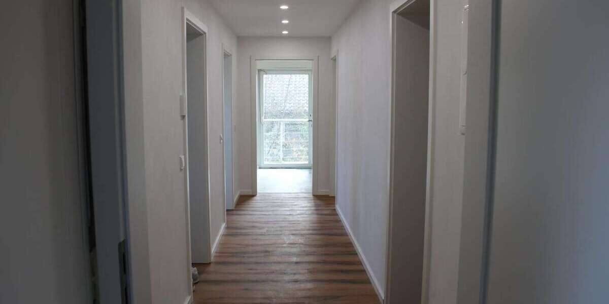 Etagenwohnung Homburg - 4 Zimmer, 120 m&sup2;, 1.050&euro; | Angebot:25941351