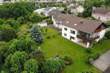 Haus Ottweiler - 7 Zimmer, 280 m&sup2;, 449.000&euro; | Angebot:23884094