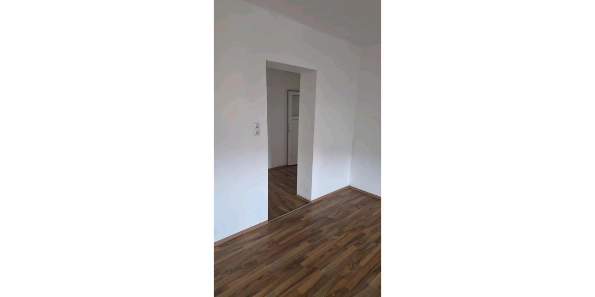 Dachgeschoßwohnung Völklingen - 3 Zimmer, 50 m&sup2;, 475&euro; | Angebot:25895212