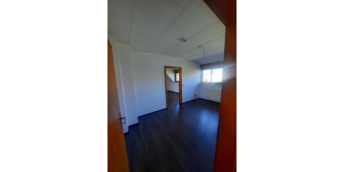 Einfamilienhaus Heusweiler - 4 Zimmer, 120 m&sup2;, 1.000&euro; | Angebot:26692027