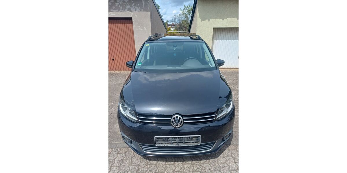 VW Touran 284.000 km 5.900 &euro; Hülzweiler /Schwalbach 66773
