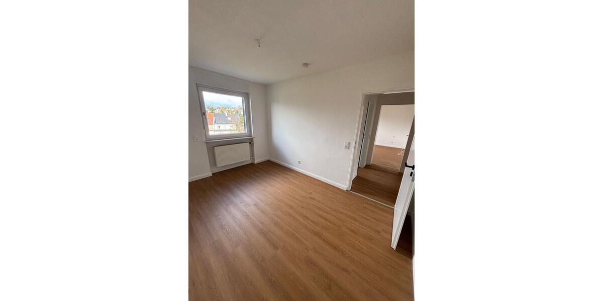 Etagenwohnung Sankt Ingbert - 3 Zimmer, 85 m&sup2;, 850&euro; | Angebot:25905780
