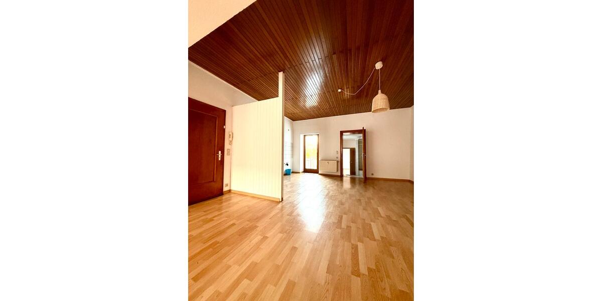 Etagenwohnung Saarlouis - 1 Zimmer, 98 m&sup2;, 690&euro; | Angebot:25838092