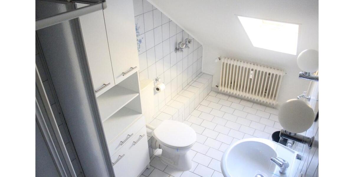 Dachgeschoßwohnung Riegelsberg - 3 Zimmer, 100 m&sup2;, 650&euro; | Angebot:26688709