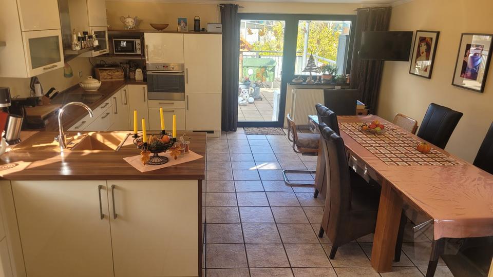 Einfamilienhaus Schwalbach - 10 Zimmer, 270 m&sup2;, 390.000&euro; | Angebot:23470755