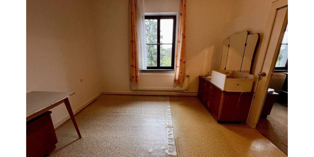 Einfamilienhaus Illingen - 7 Zimmer, 105 m&sup2;, 155.000&euro; | Angebot:25801738