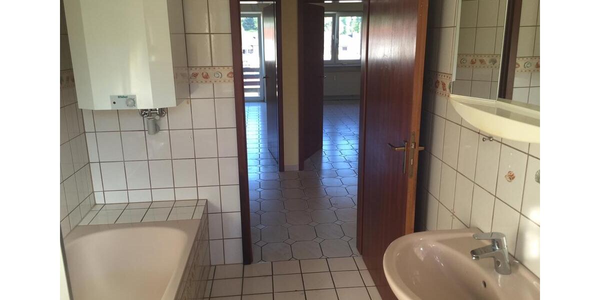 Dachgeschoßwohnung Völklingen - 3 Zimmer, 72 m&sup2;, 500&euro; | Angebot:24704339