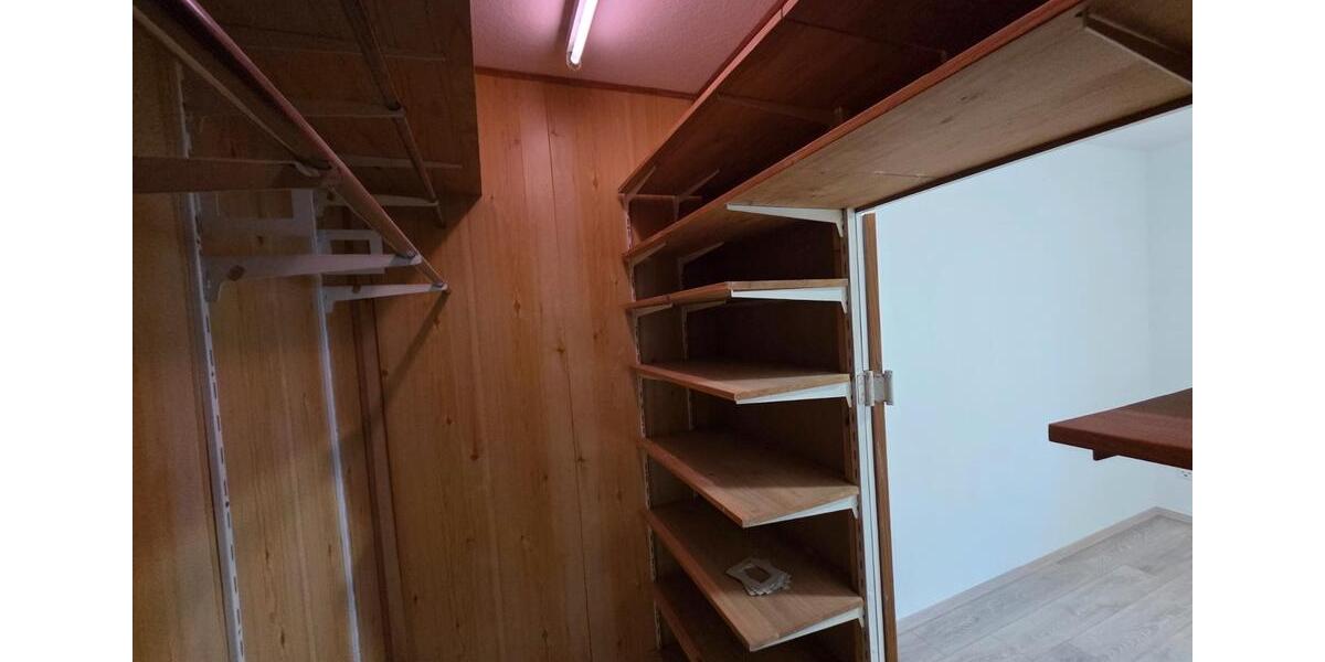 Etagenwohnung Saarbrücken Neue Bremm - 3 Zimmer, 80 m&sup2;, 760&euro; | Angebot:26689396