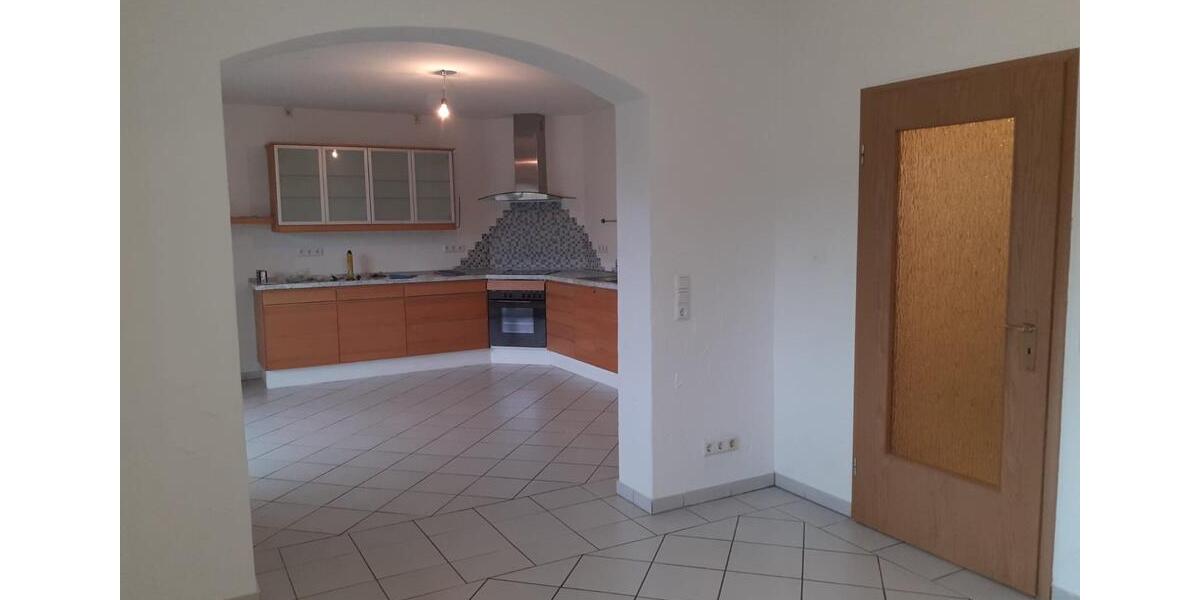 Etagenwohnung Neunkirchen Heinitz - 3 Zimmer, 105 m&sup2;, 750&euro; | Angebot:25933879