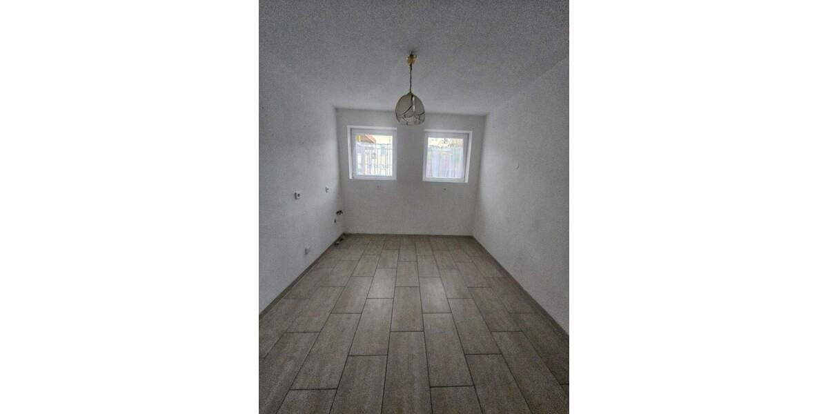 Einfamilienhaus Ottweiler - 5 Zimmer, 110 m&sup2;, 225.000&euro; | Angebot:25702877
