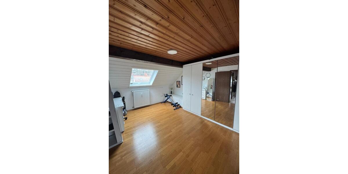 Dachgeschoßwohnung Gersheim - 3 Zimmer, 89 m&sup2;, 700&euro; | Angebot:25653149