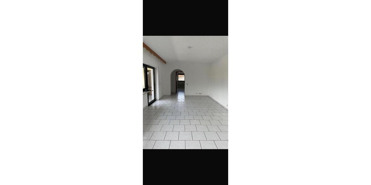 Etagenwohnung Heusweiler - 4 Zimmer, 111 m&sup2;, 900&euro; | Angebot:25403466