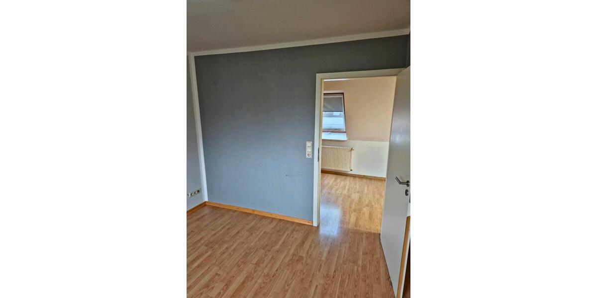 Dachgeschoßwohnung Saarbrücken Neue Bremm - 1 Zimmer, 53 m&sup2;, 450&euro; | Angebot:25268843