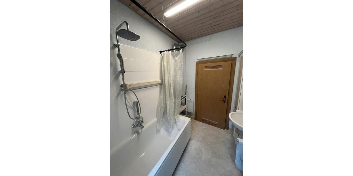 Etagenwohnung Saarbrücken Eschberg - 3 Zimmer, 75 m&sup2;, 680&euro; | Angebot:25614160