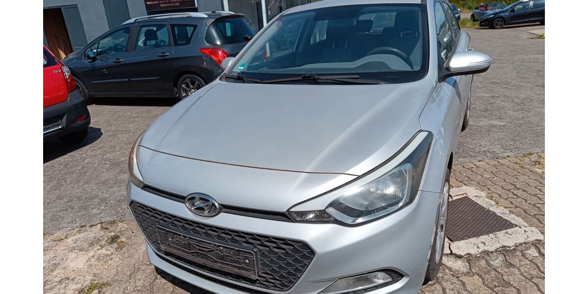 Hyundai i20 44.000 km 7.900 &euro; ensdorf 66806