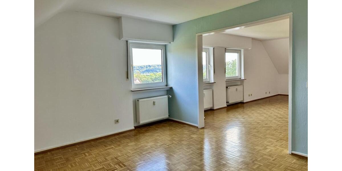 Dachgeschoßwohnung Saarbrücken Neue Bremm - 3.5 Zimmer, 98 m&sup2;, 950&euro; | Angebot:24224590