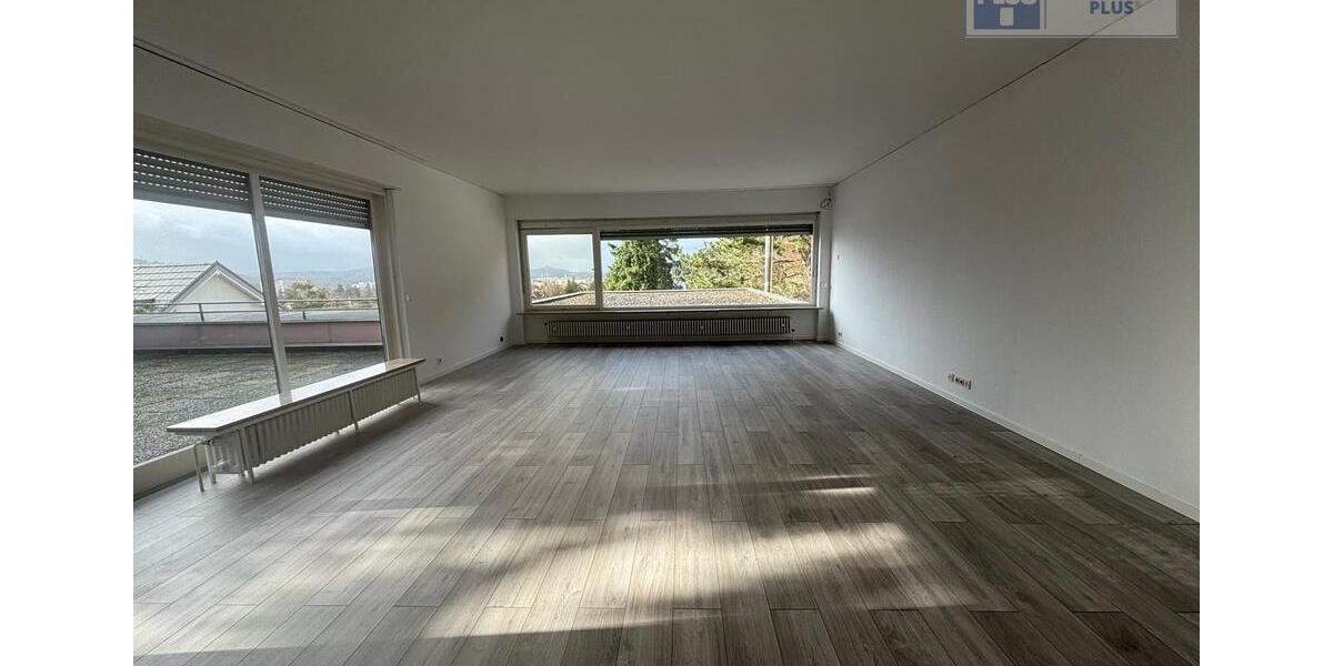 Etagenwohnung Homburg - 4 Zimmer, 142 m&sup2;, 1.290&euro; | Angebot:25371556