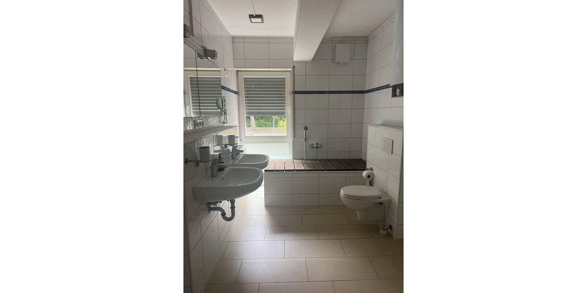 Etagenwohnung Saarlouis - 5 Zimmer, 152 m&sup2;, 1.100&euro; | Angebot:26672299