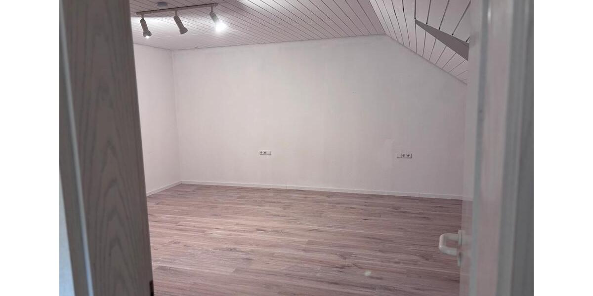 Maisonettenwohnung Saarlouis - 2 Zimmer, 84 m&sup2;, 860&euro; | Angebot:25855063