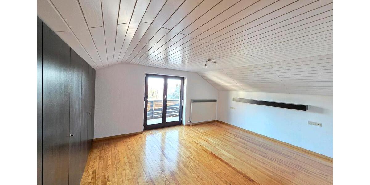Maisonettenwohnung Lebach - 6 Zimmer, 205 m&sup2;, 1.250&euro; | Angebot:26699852