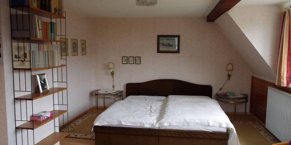 Einfamilienhaus Saarbrücken Dudweiler - 8 Zimmer, 216 m&sup2;, 340.000&euro; | Angebot:25728348