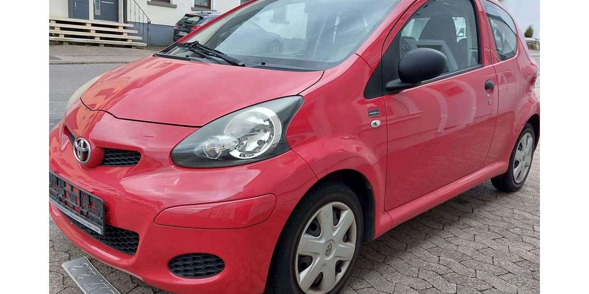 Toyota Aygo 98.000 km 1.990 &euro; Lebach 66822
