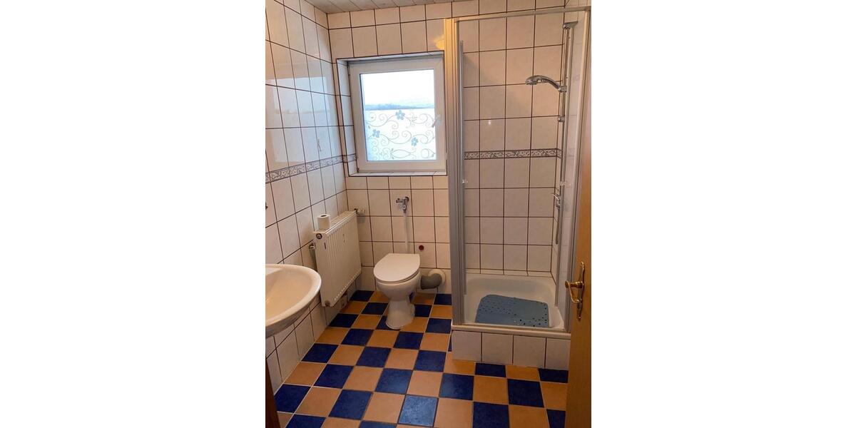 Dachgeschoßwohnung Quierschied - 1 Zimmer, 120 m&sup2;, 480&euro; | Angebot:25795235