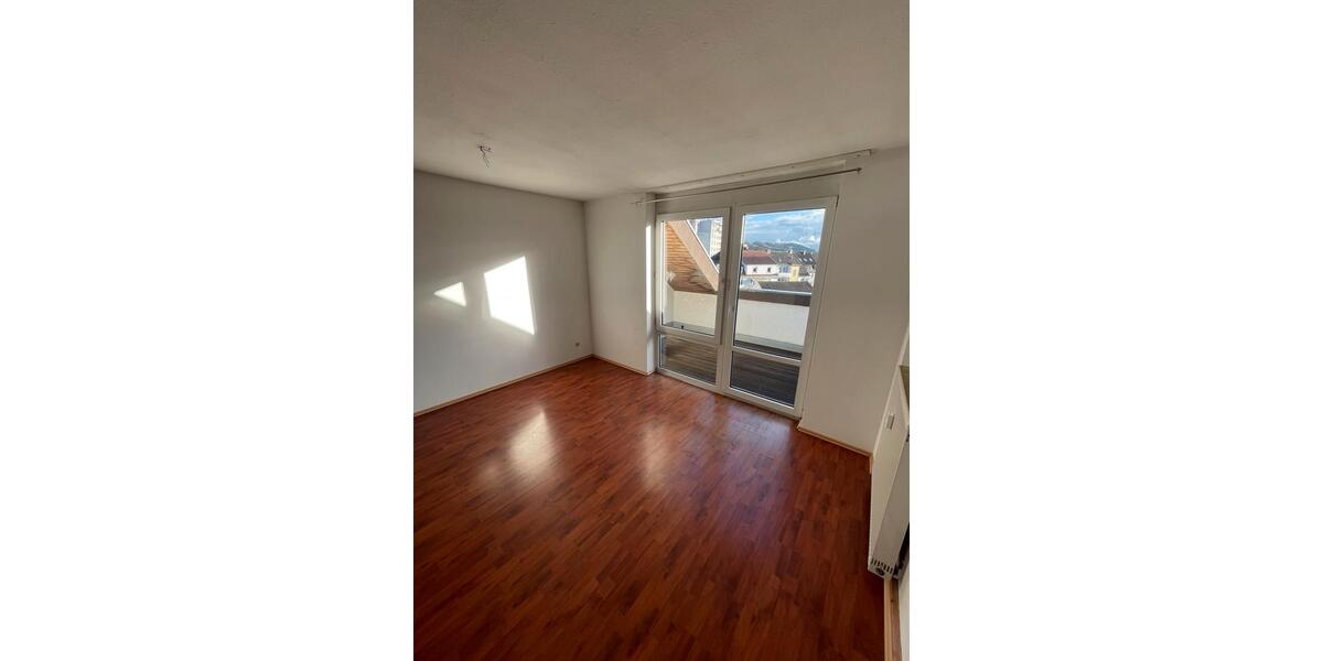 Dachgeschoßwohnung Homburg - 3 Zimmer, 63 m&sup2;, 1.100&euro; | Angebot:25968190