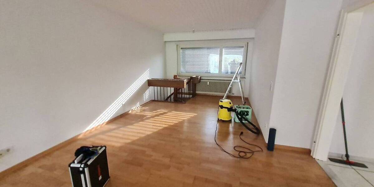 Etagenwohnung Saarbrücken Malstatt - 2 Zimmer, 125 m&sup2;, 1.250&euro; | Angebot:25927129