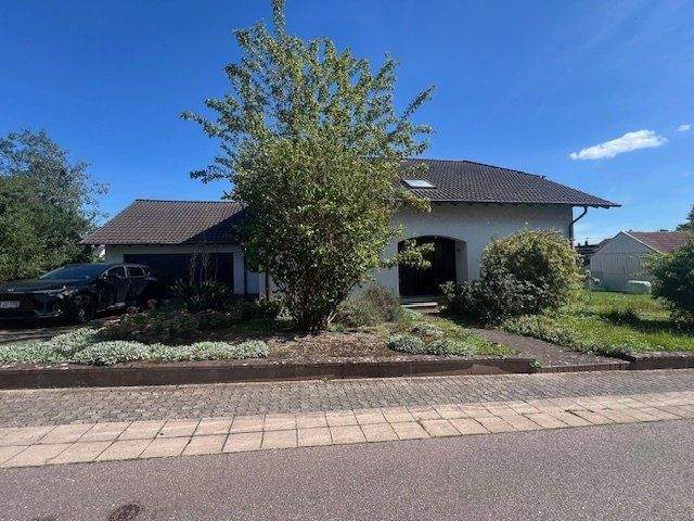 Einfamilienhaus Saarwellingen - 6 Zimmer, 205 m&sup2;, 369.000&euro; | Angebot:25730785