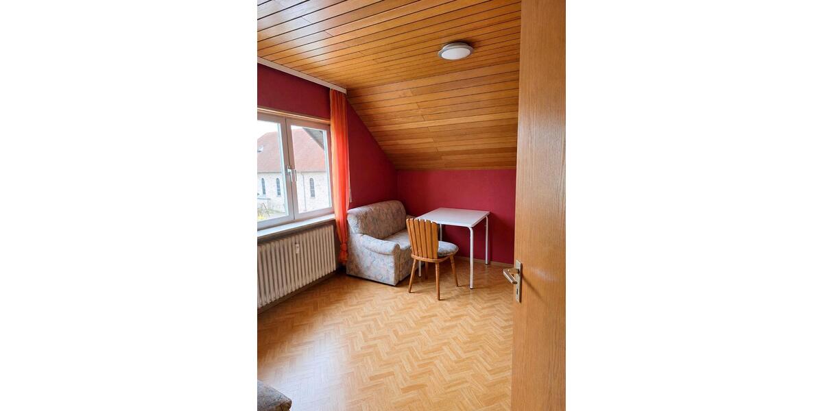 Etagenwohnung Saarbrücken Eschberg - 4 Zimmer, 125 m&sup2;, 1.150&euro; | Angebot:26413211