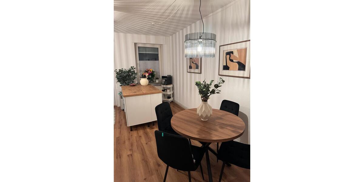 Etagenwohnung Saarbrücken - 2 Zimmer, 80 m&sup2;, 900&euro; | Angebot:25916352