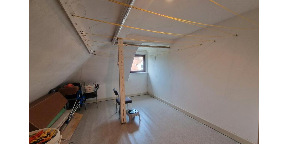 Dachgeschoßwohnung Saarbrücken Brebach-Fechingen - 4 Zimmer, 83 m&sup2;, 129.000&euro; | Angebot:26705534