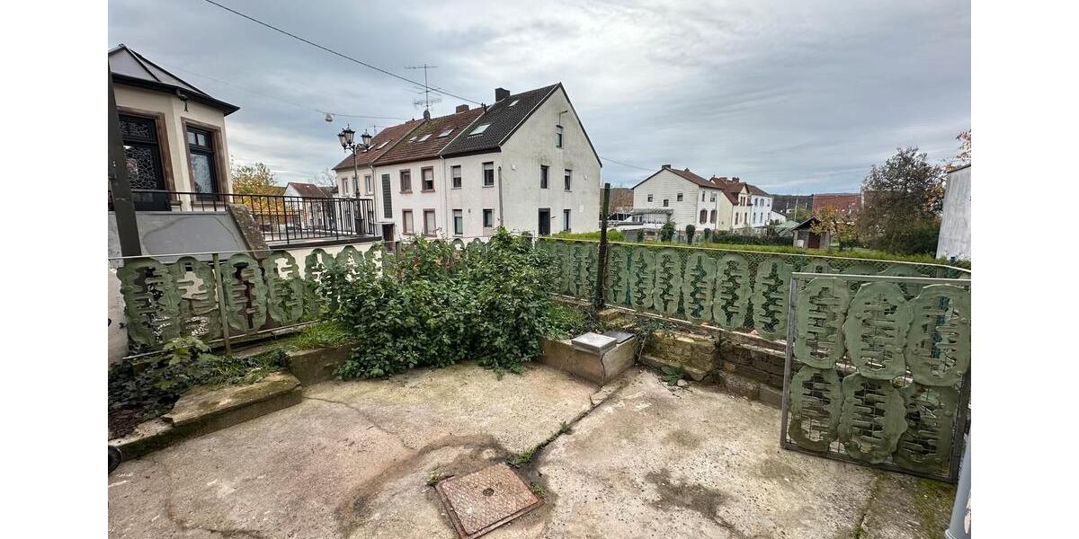 Doppelhaushälfte Saarbrücken - 7 Zimmer, 130 m&sup2;, 990&euro; | Angebot:25417070