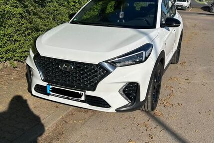 Hyundai TUCSON 99.000 km 20.900 &euro; Völklingen 66333