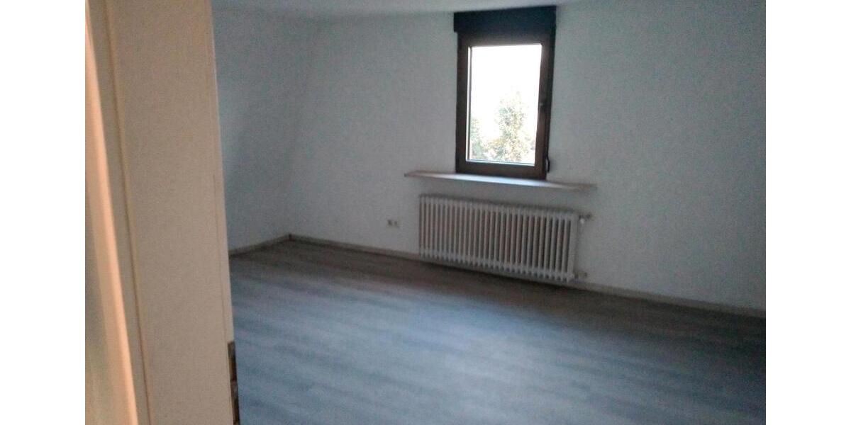 Dachgeschoßwohnung Riegelsberg - 3 Zimmer, 85 m&sup2;, 550&euro; | Angebot:25647003