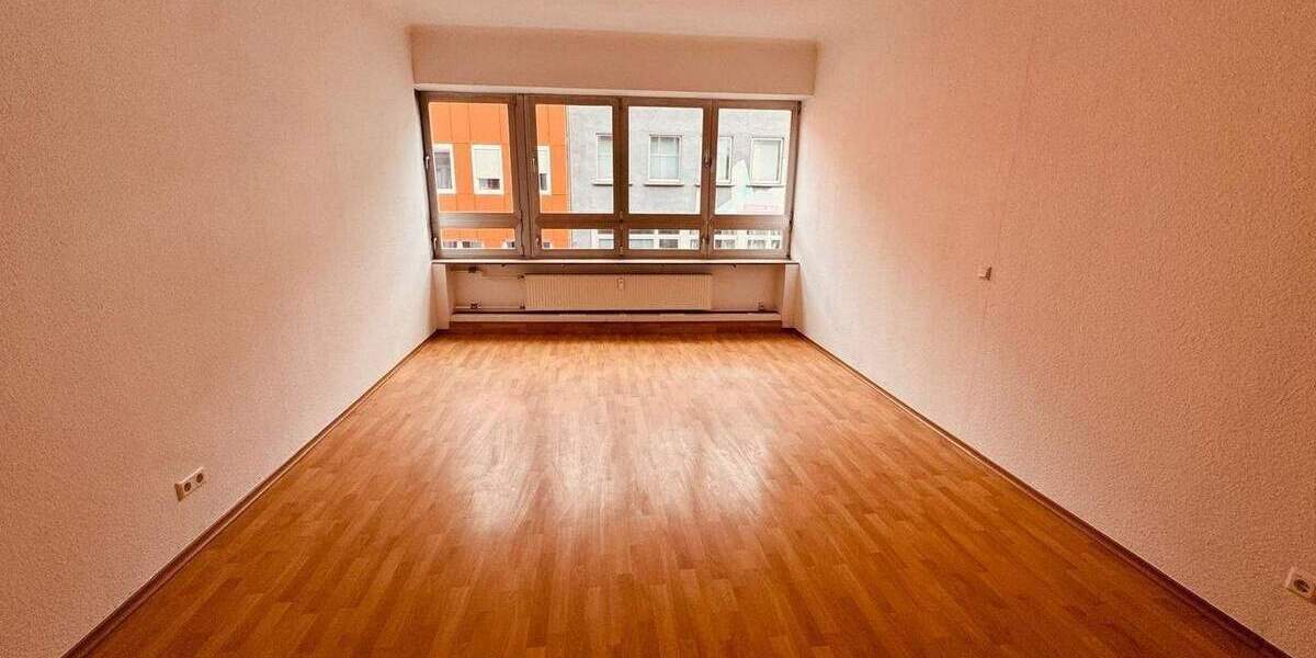 Zimmer Saarbrücken St Johann - 3 Zimmer, 94 m&sup2;, 665&euro; | Angebot:25699912