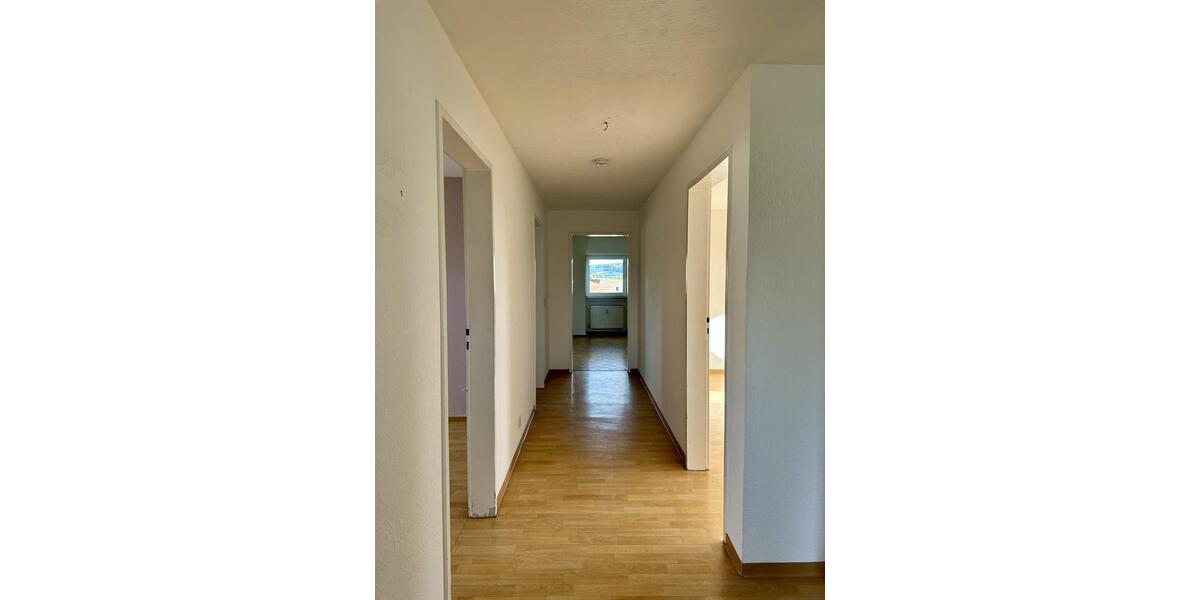 Dachgeschoßwohnung Saarbrücken Neue Bremm - 3.5 Zimmer, 98 m&sup2;, 950&euro; | Angebot:24224590