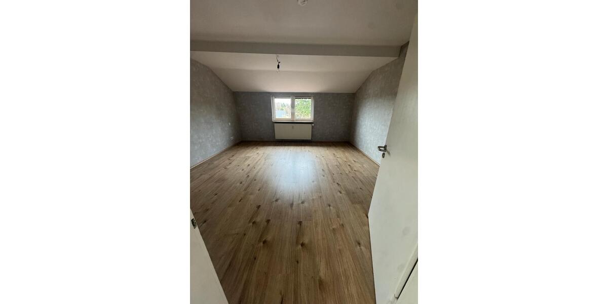 Dachgeschoßwohnung Rehlingen-Siersburg Siersburg - 2 Zimmer, 65 m&sup2;, 520&euro; | Angebot:25944431