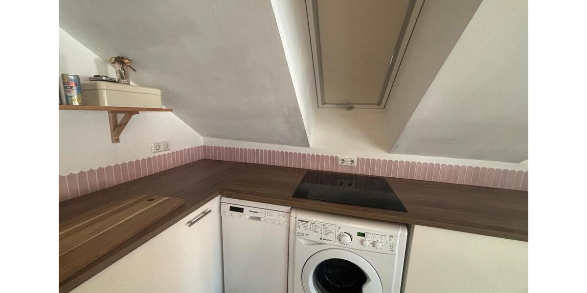 Dachgeschoßwohnung Saarbrücken Kieselhumes - 2 Zimmer, 67 m&sup2;, 890&euro; | Angebot:25894104