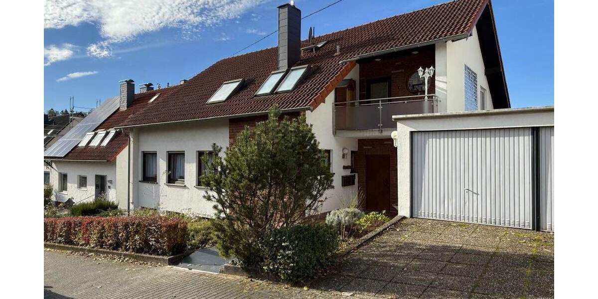 Etagenwohnung Saarbrücken Brebach-Fechingen - 4 Zimmer, 86 m&sup2;, 229.000&euro; | Angebot:25695570